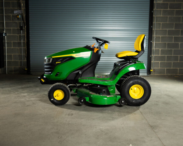 S140 Lawn Tractor – High-Performance Riding Mower with Powerful Engine & Precision Cutting - Image 4